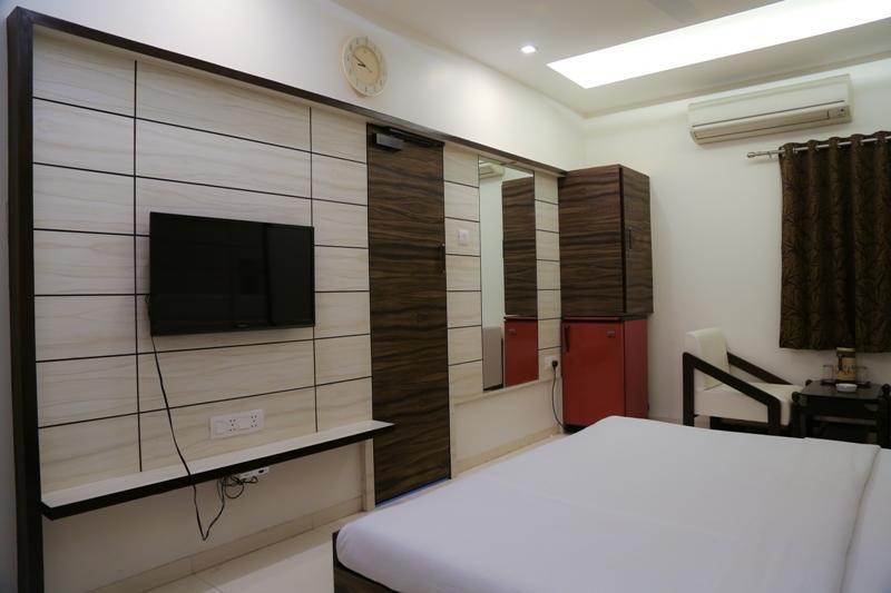 Hotel Golden Plaza Ahmedabad Zimmer foto